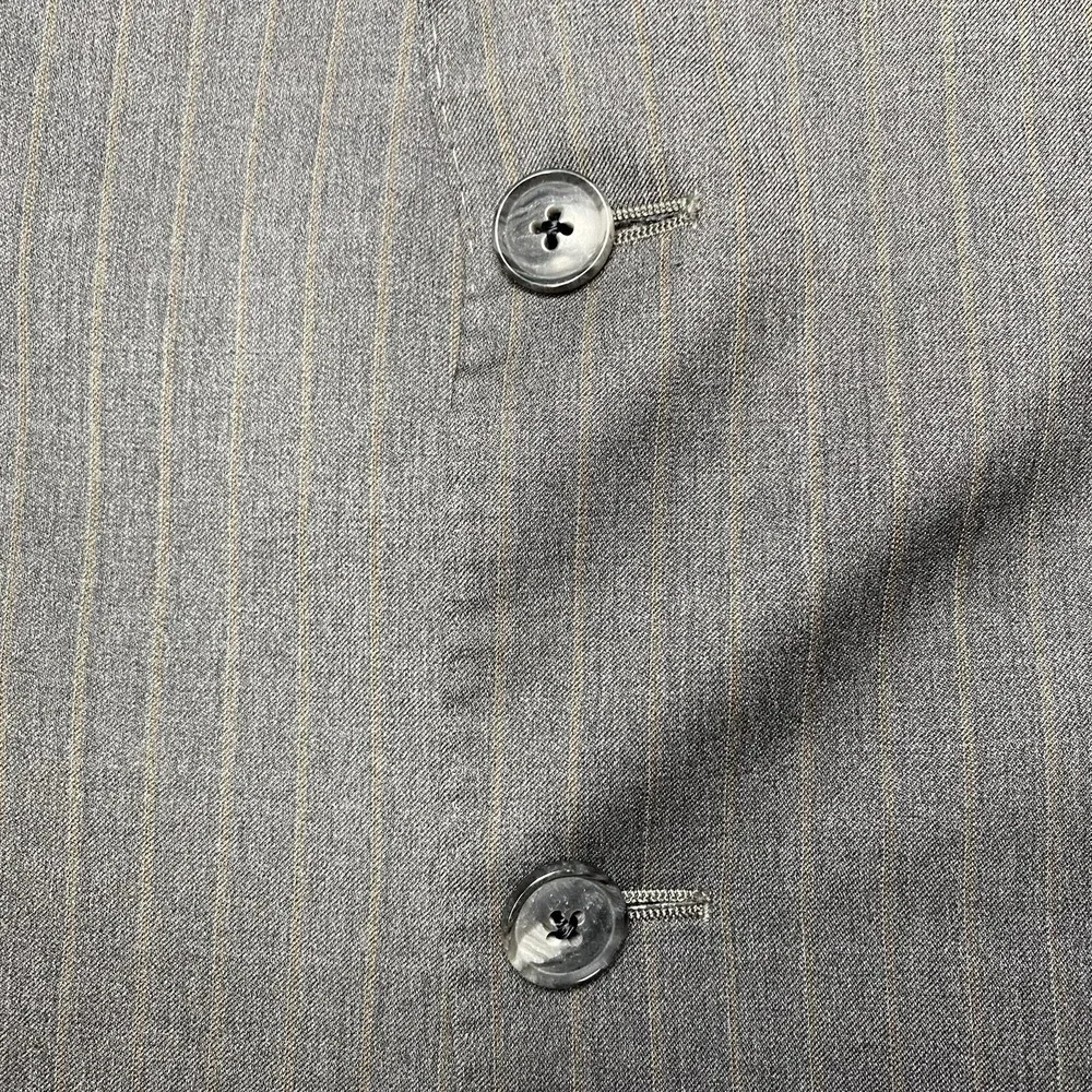 Jos A Bank Reserve Suit 2 Piece 46L (38x30) 2B2V VBC Tailored Fit Gray Stripe